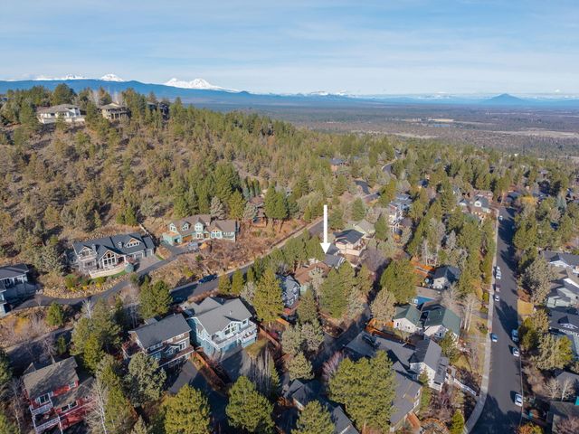 3122 NW Colonial Drive, Bend, OR 97703