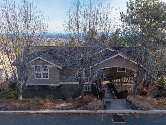 3122 NW Colonial Drive, Bend, OR 97703