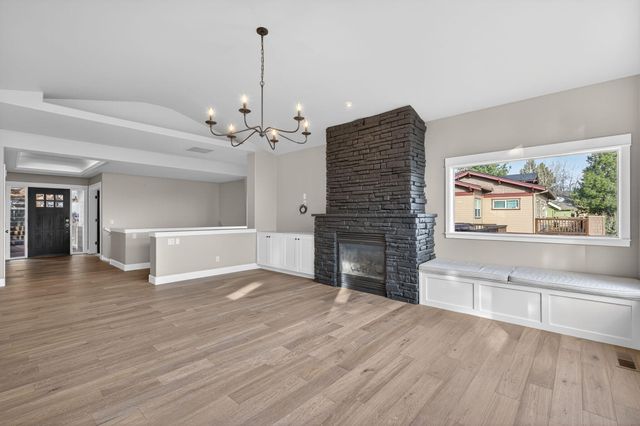 3122 NW Colonial Drive, Bend, OR 97703