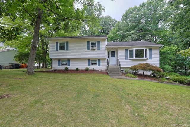 26 Rockwood Drive, Newburgh, NY 12550