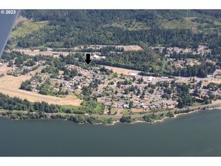 114 Hammond Ave, Cascade Locks, OR 97014