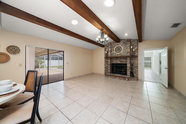 1105 DEER RUN PLACE, Valrico, FL 33594