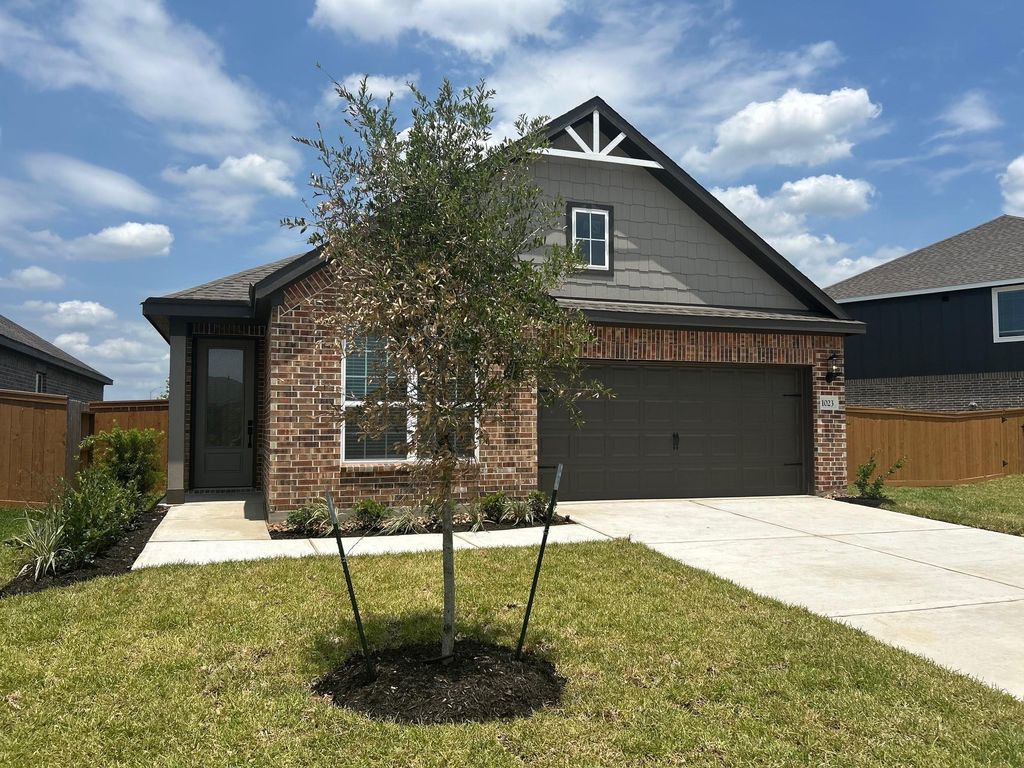 1023 Whispering Winds, Beasley, TX 77417