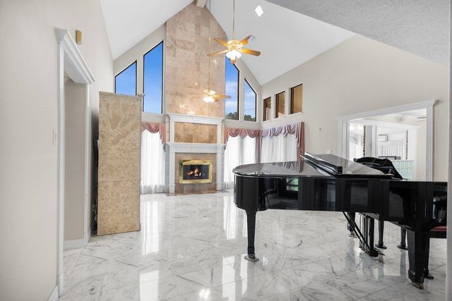 1102 Richwood St., Longview, TX 75604