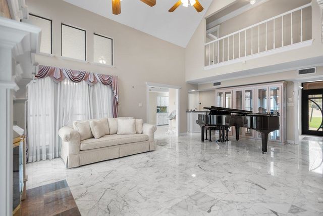 1102 Richwood St., Longview, TX 75604