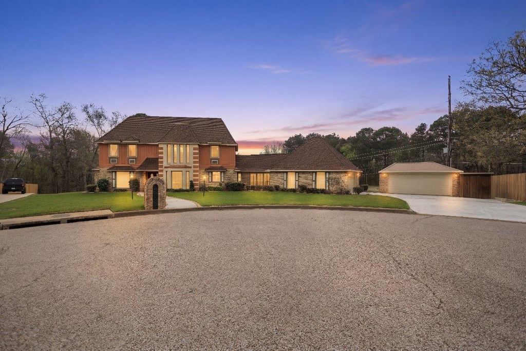 1102 Richwood St., Longview, TX 75604