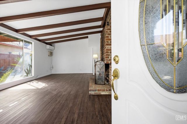 1606 12th Avenue, Delano, CA 93215