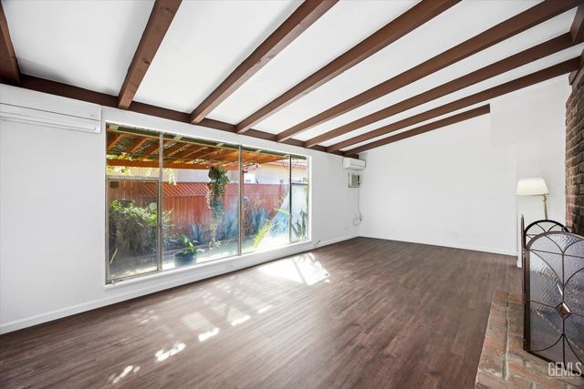 1606 12th Avenue, Delano, CA 93215