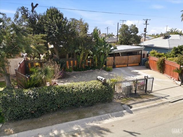 1606 12th Avenue, Delano, CA 93215