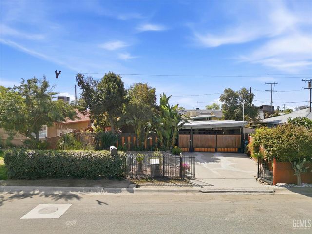 1606 12th Avenue, Delano, CA 93215