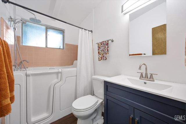 1606 12th Avenue, Delano, CA 93215