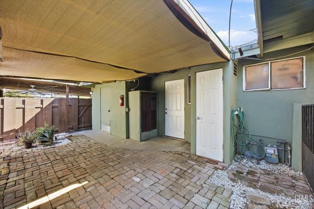 1606 12th Avenue, Delano, CA 93215