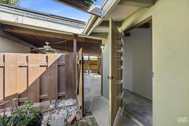 1606 12th Avenue, Delano, CA 93215