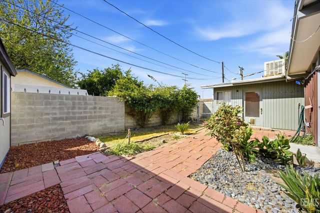 1606 12th Avenue, Delano, CA 93215