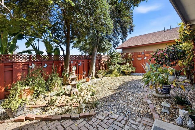 1606 12th Avenue, Delano, CA 93215