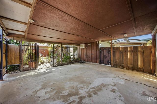 1606 12th Avenue, Delano, CA 93215