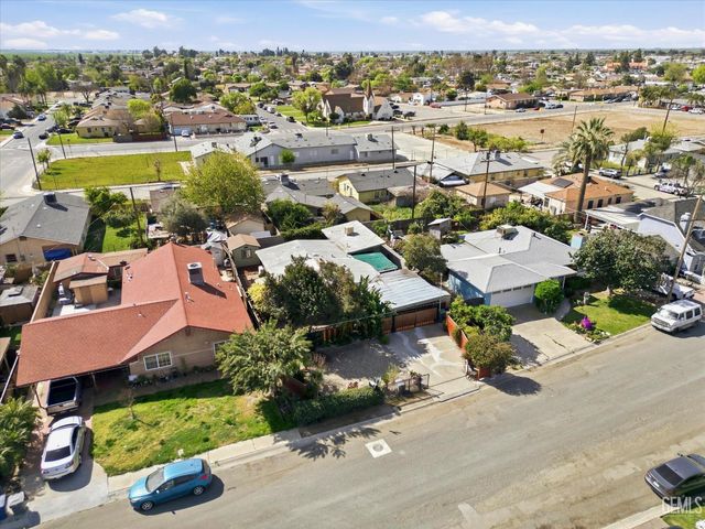 1606 12th Avenue, Delano, CA 93215