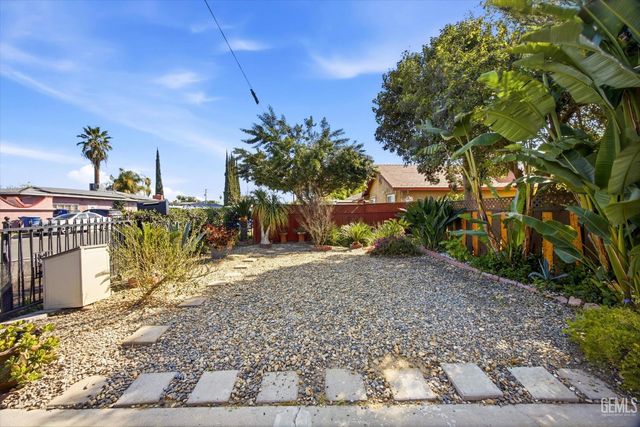 1606 12th Avenue, Delano, CA 93215