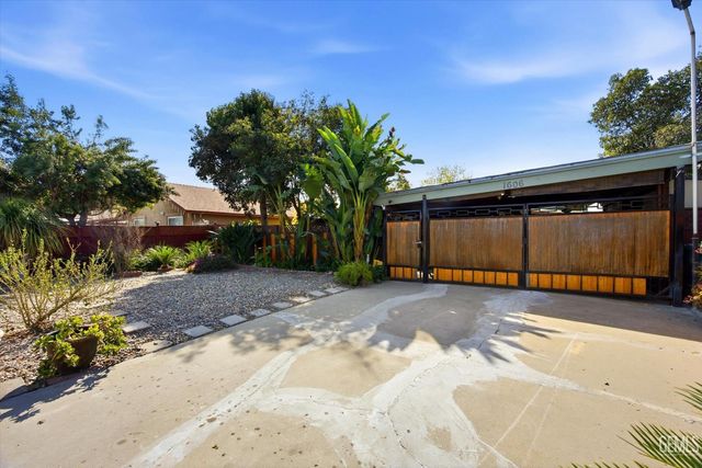 1606 12th Avenue, Delano, CA 93215