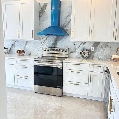 7462 FEATHERSTONE BOULEVARD, Sarasota, FL 34238