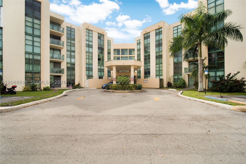2075 SW 122nd Ave 130, Miami, FL 33175
