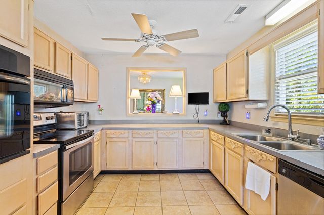 124 Dogwood Pl., North Myrtle Beach, SC 29582