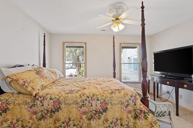 124 Dogwood Pl., North Myrtle Beach, SC 29582