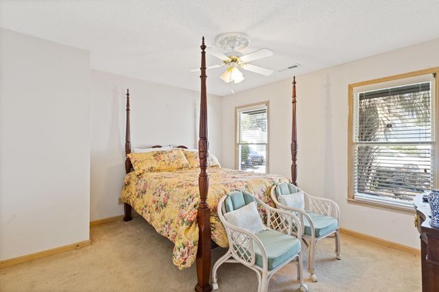 124 Dogwood Pl., North Myrtle Beach, SC 29582