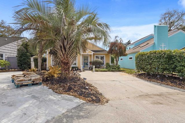 124 Dogwood Pl., North Myrtle Beach, SC 29582