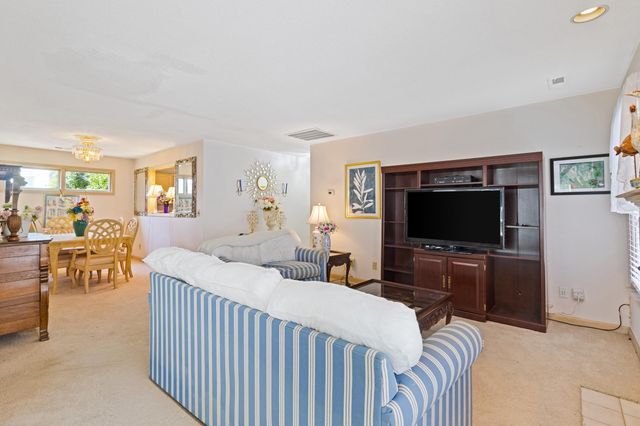 124 Dogwood Pl., North Myrtle Beach, SC 29582