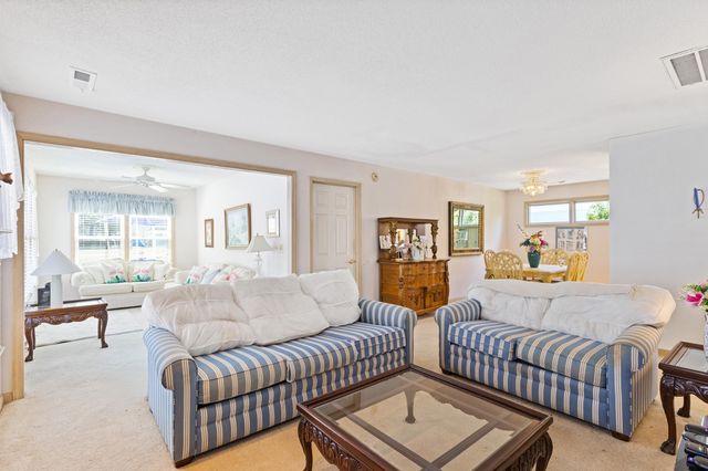 124 Dogwood Pl., North Myrtle Beach, SC 29582