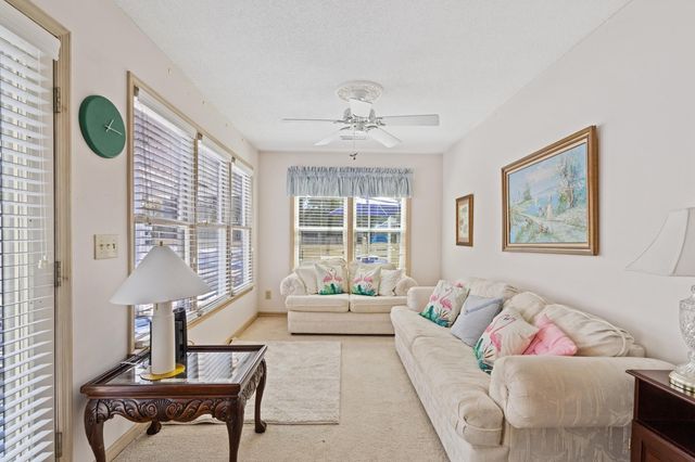 124 Dogwood Pl., North Myrtle Beach, SC 29582