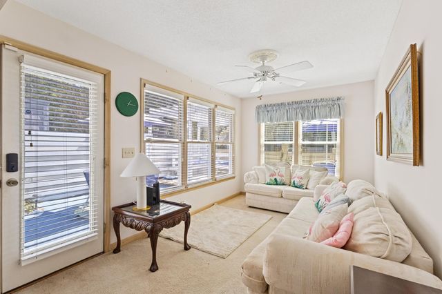 124 Dogwood Pl., North Myrtle Beach, SC 29582