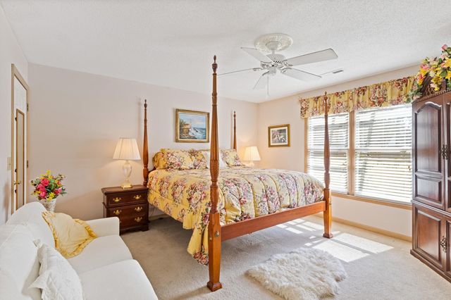 124 Dogwood Pl., North Myrtle Beach, SC 29582