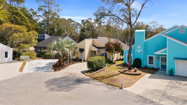 124 Dogwood Pl., North Myrtle Beach, SC 29582