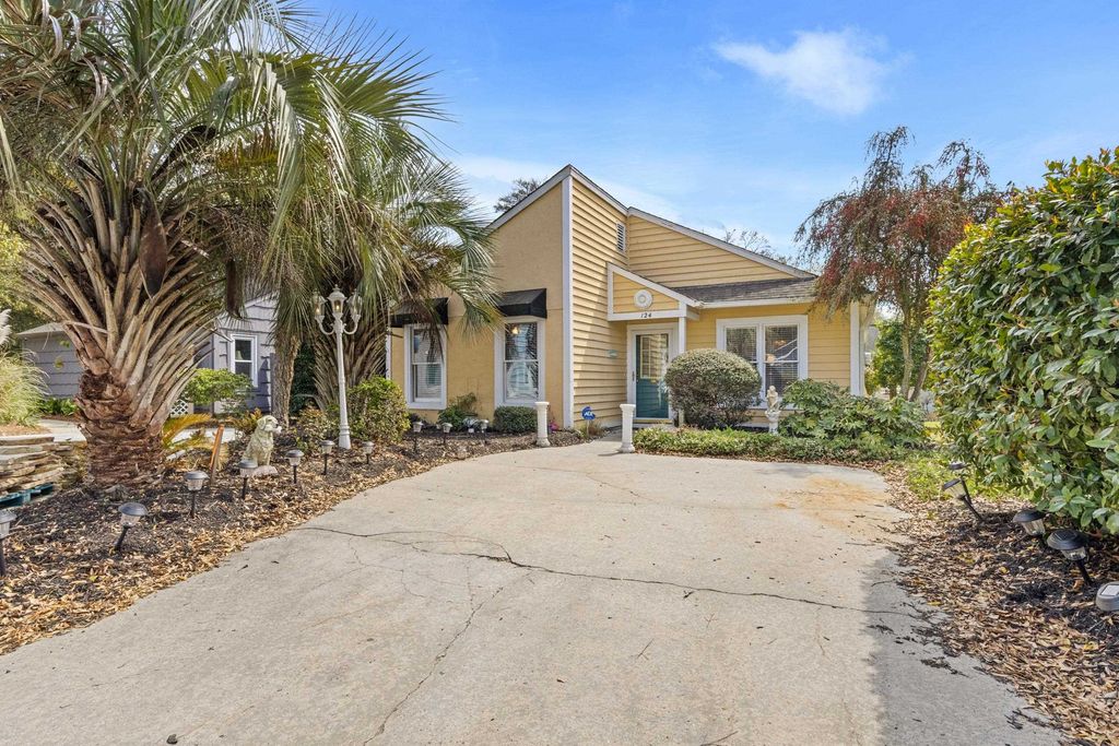 124 Dogwood Pl., North Myrtle Beach, SC 29582
