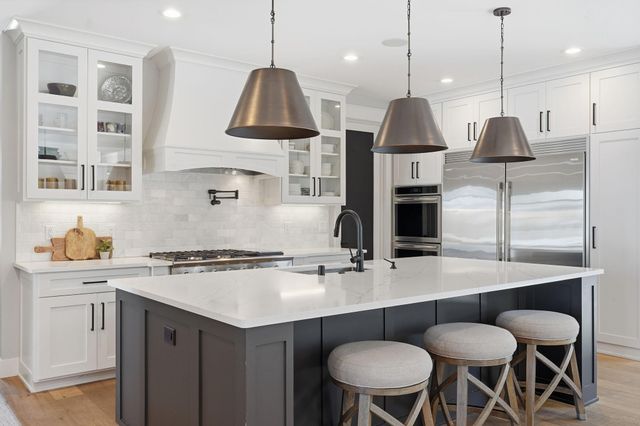 4501 Dunham Drive, Edina, MN 55435