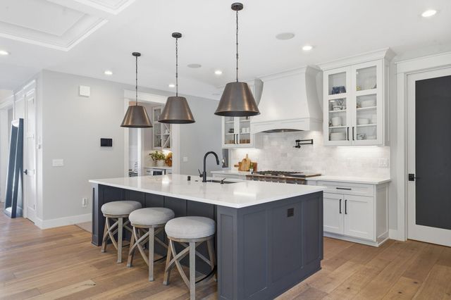 4501 Dunham Drive, Edina, MN 55435