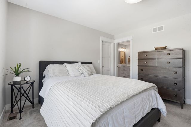 4501 Dunham Drive, Edina, MN 55435