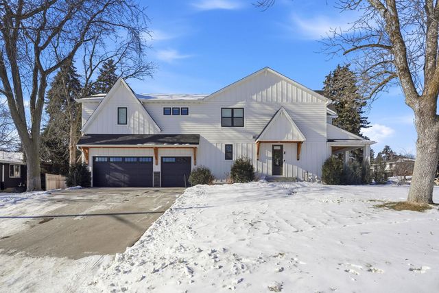 4501 Dunham Drive, Edina, MN 55435