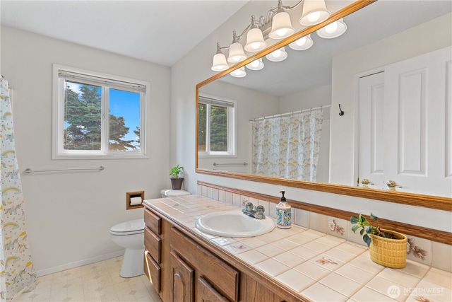 1718 8th St NE, East Wenatchee, WA 98802