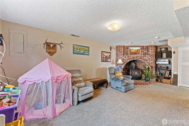 1718 8th St NE, East Wenatchee, WA 98802