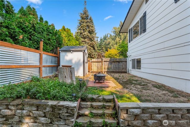 1718 8th St NE, East Wenatchee, WA 98802