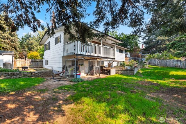 1718 8th St NE, East Wenatchee, WA 98802