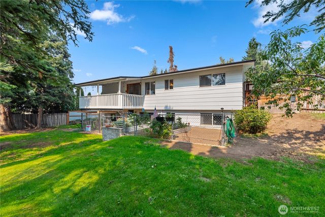 1718 8th St NE, East Wenatchee, WA 98802