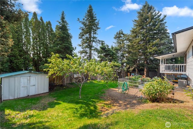 1718 8th St NE, East Wenatchee, WA 98802