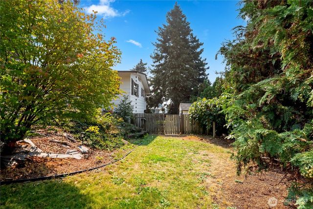 1718 8th St NE, East Wenatchee, WA 98802