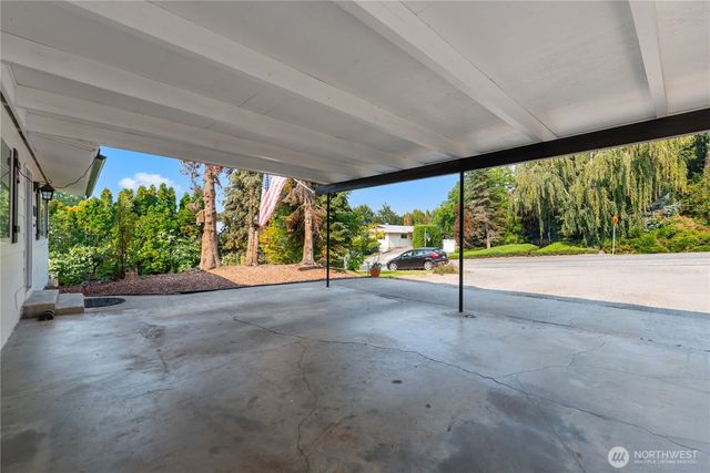 1718 8th St NE, East Wenatchee, WA 98802