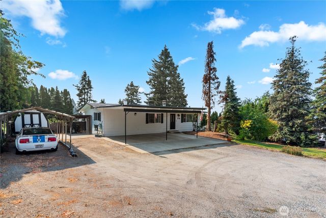 1718 8th St NE, East Wenatchee, WA 98802