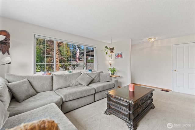 1718 8th St NE, East Wenatchee, WA 98802